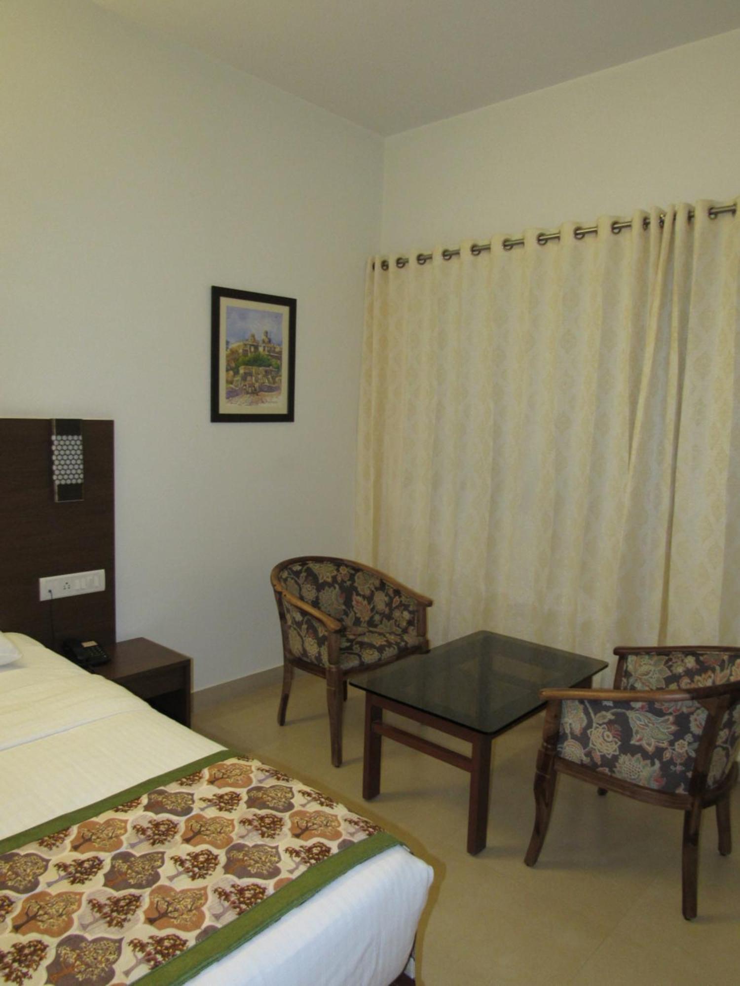 מלון חסן Palguni Residency מראה חיצוני תמונה